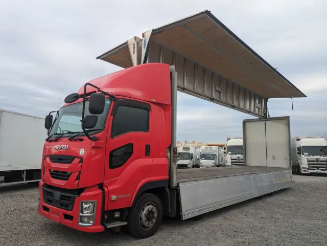 いすゞ ギガ 2PG-CYJ77C(8x4)の写真35