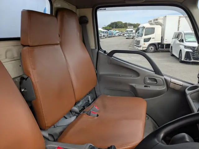 日野 デュトロ TPG-XZU600X(2WD)の写真32