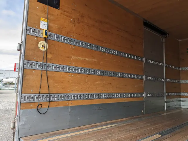 三菱 キャンター TKG-FEB50(2WD)の写真23