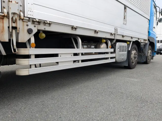 日野 プロフィア QKG-FW1EXBG(8x4)の写真17