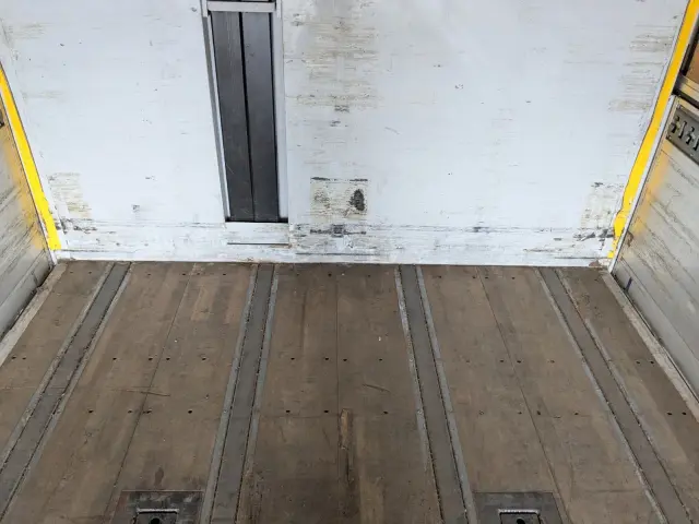 日野 プロフィア QKG-FW1EXBG(8x4)の写真23