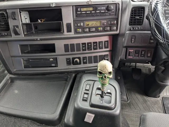 日野 プロフィア QKG-FW1EXBG(8x4)の写真38