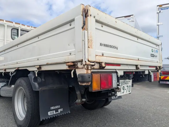 いすゞ エルフ TRG-NHR85A(2WD)の写真7