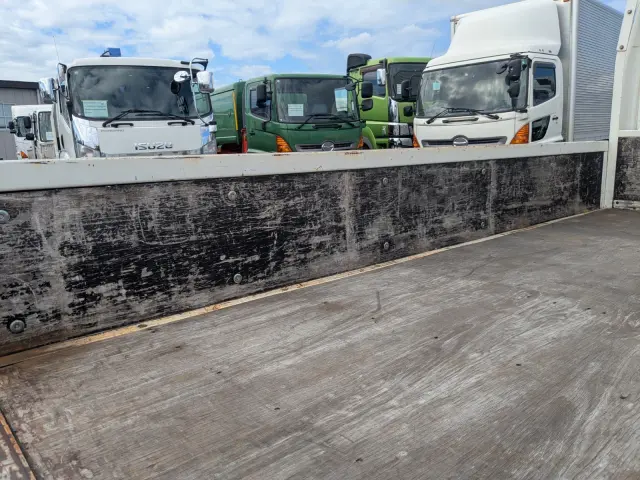 いすゞ エルフ TRG-NHR85A(2WD)の写真12