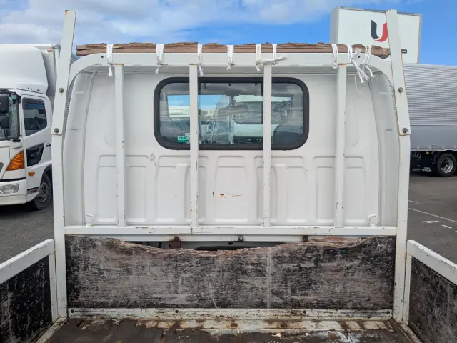 いすゞ エルフ TRG-NHR85A(2WD)の写真14