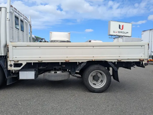 いすゞ エルフ TRG-NHR85A(2WD)の写真16