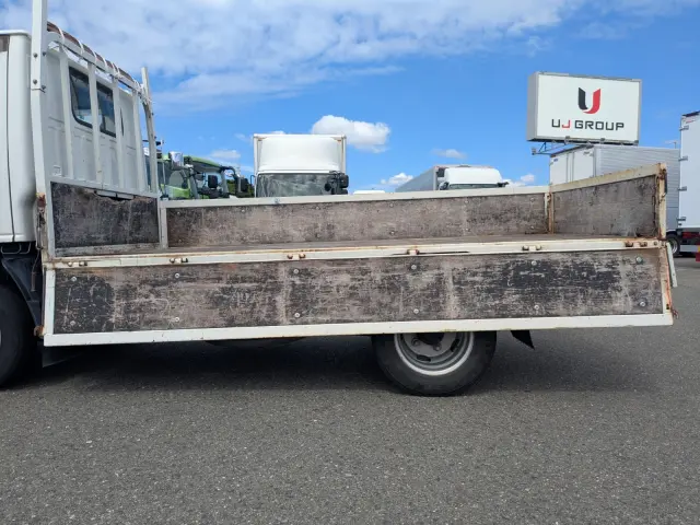 いすゞ エルフ TRG-NHR85A(2WD)の写真17