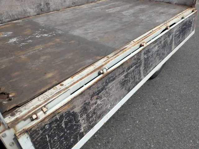 いすゞ エルフ TRG-NHR85A(2WD)の写真18