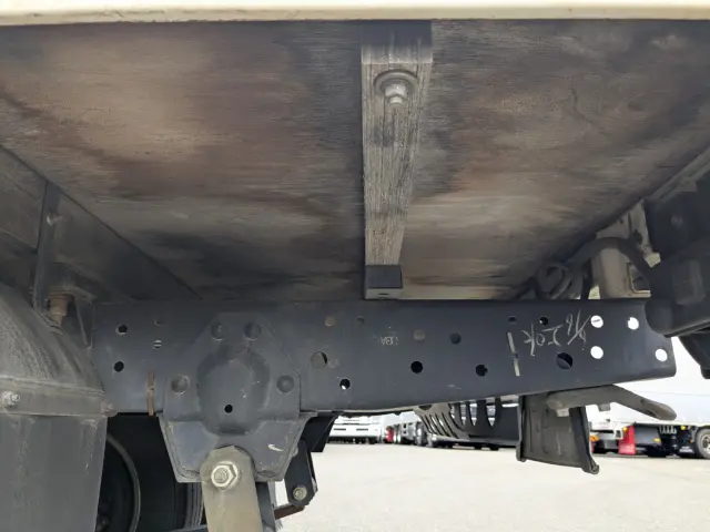 いすゞ エルフ TRG-NHR85A(2WD)の写真20