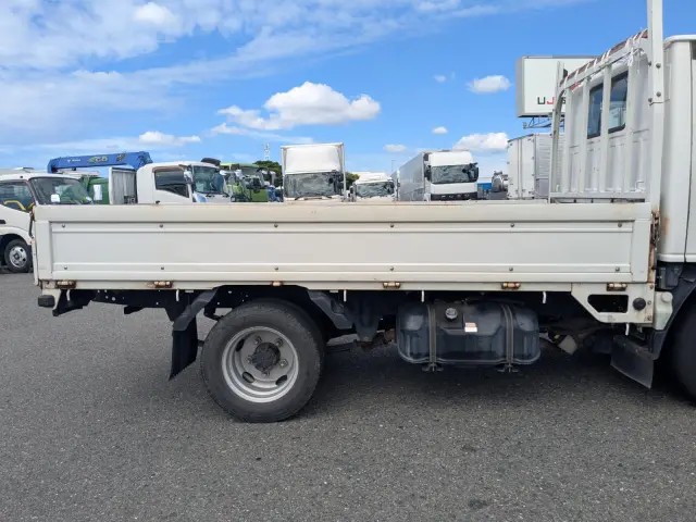 いすゞ エルフ TRG-NHR85A(2WD)の写真23