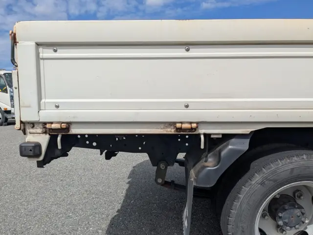 いすゞ エルフ TRG-NHR85A(2WD)の写真26