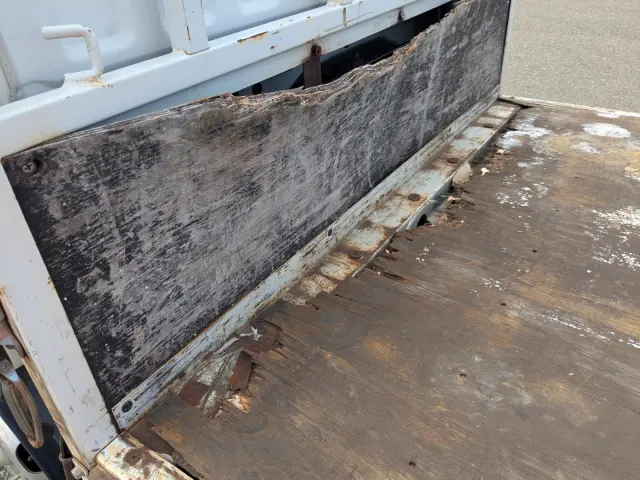 いすゞ エルフ TRG-NHR85A(2WD)の写真43