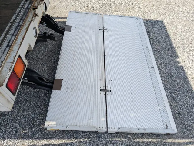 いすゞ フォワード TKG-FRR90S2(2WD)の写真9