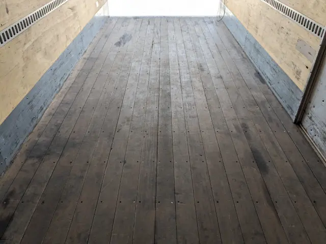 いすゞ フォワード TKG-FRR90S2(2WD)の写真22