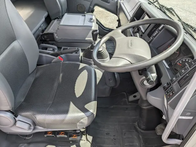 いすゞ フォワード TKG-FRR90S2(2WD)の写真25