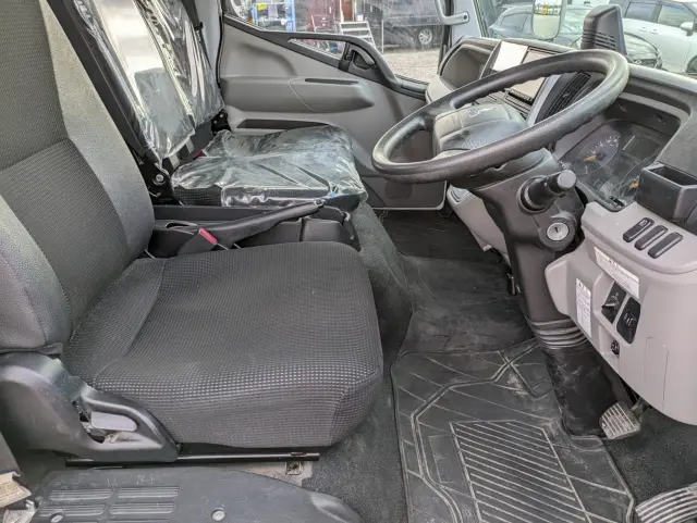 三菱 キャンター TPG-FEBS0(2WD)の写真28