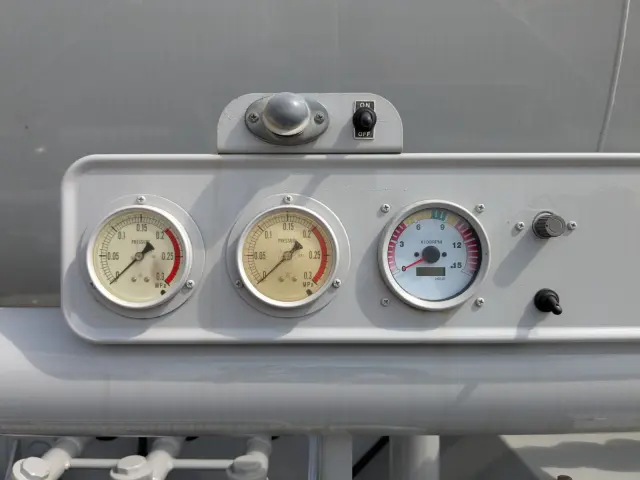 日野 プロフィア QDG-FS1EREA(6x4)の写真17