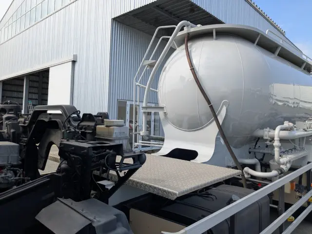 日野 プロフィア QDG-FS1EREA(6x4)の写真36