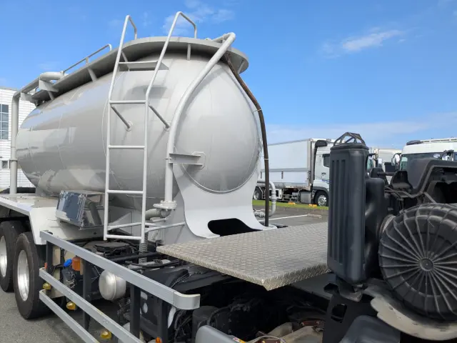 日野 プロフィア QDG-FS1EREA(6x4)の写真39