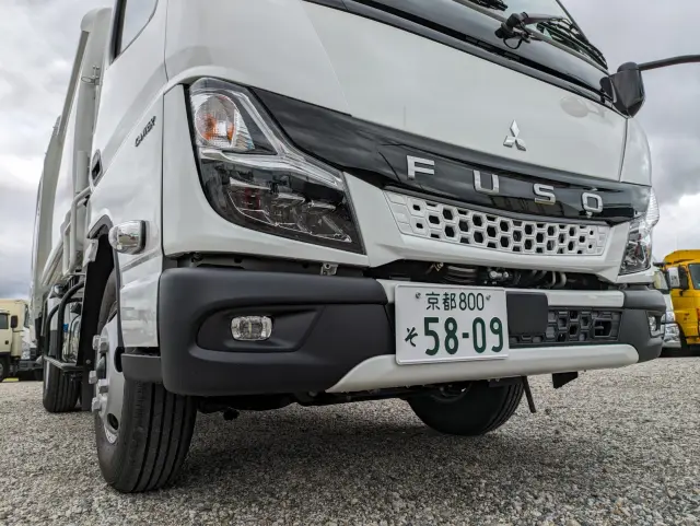三菱 キャンター 2RG-FEAV0(2WD)の写真5