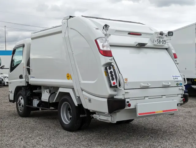 三菱 キャンター 2RG-FEAV0(2WD)の写真7