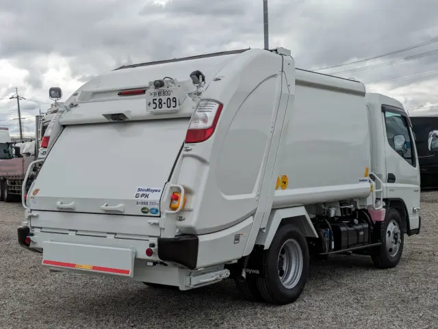 三菱 キャンター 2RG-FEAV0(2WD)の写真9