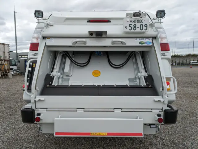 三菱 キャンター 2RG-FEAV0(2WD)の写真12