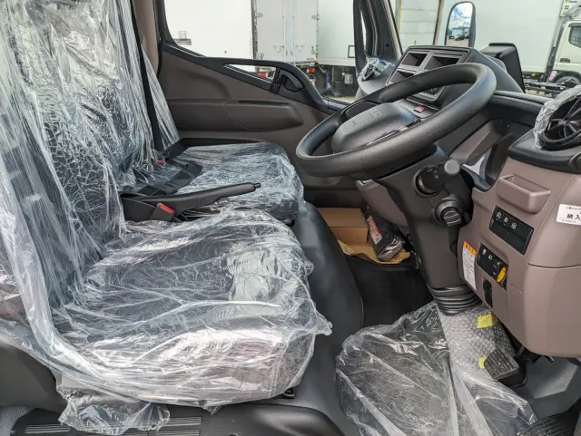 三菱 キャンター 2RG-FEAV0(2WD)の写真27