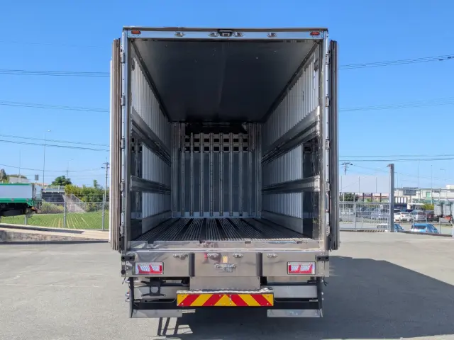 日野 プロフィア 2DG-FW1AHG(8x4)の写真9