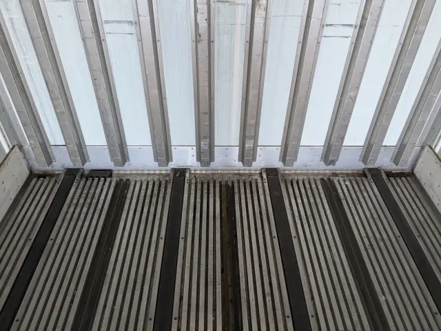 日野 プロフィア 2DG-FW1AHG(8x4)の写真25