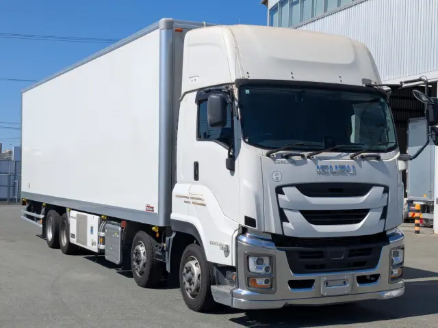 いすゞ ギガ 2PG-CYJ77C(8x4)の写真3