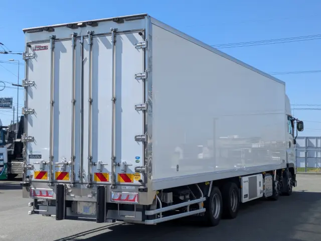 いすゞ ギガ 2PG-CYJ77C(8x4)の写真5