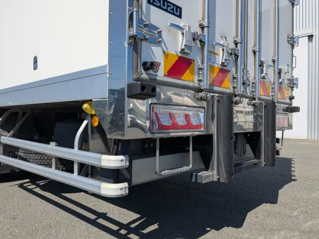 いすゞ ギガ 2PG-CYJ77C(8x4)の写真6