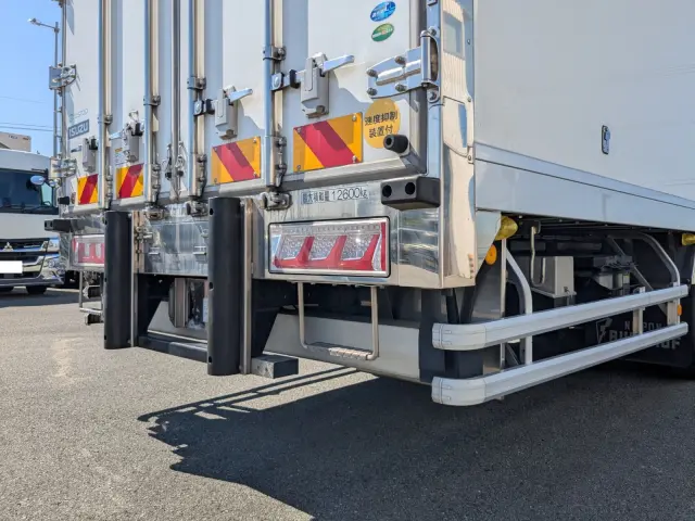 いすゞ ギガ 2PG-CYJ77C(8x4)の写真7