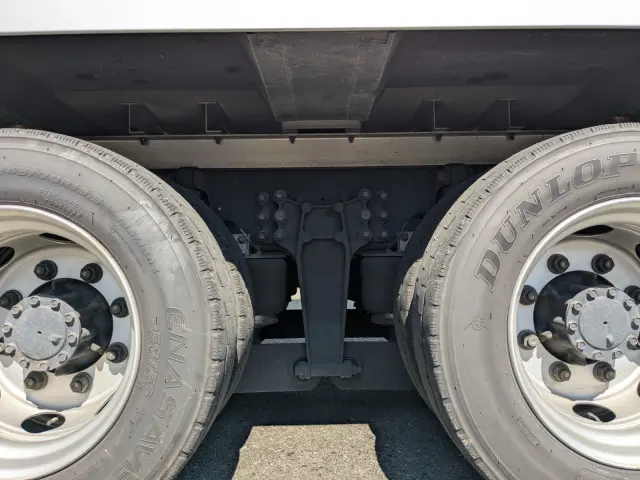 いすゞ ギガ 2PG-CYJ77C(8x4)の写真12