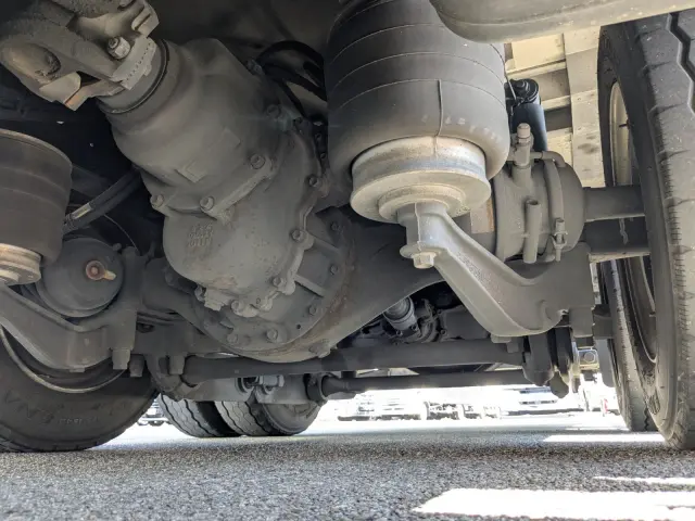 いすゞ ギガ 2PG-CYJ77C(8x4)の写真13