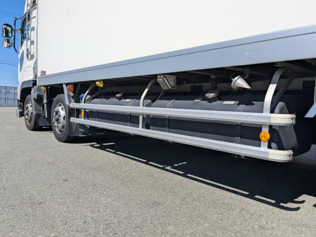 いすゞ ギガ 2PG-CYJ77C(8x4)の写真14