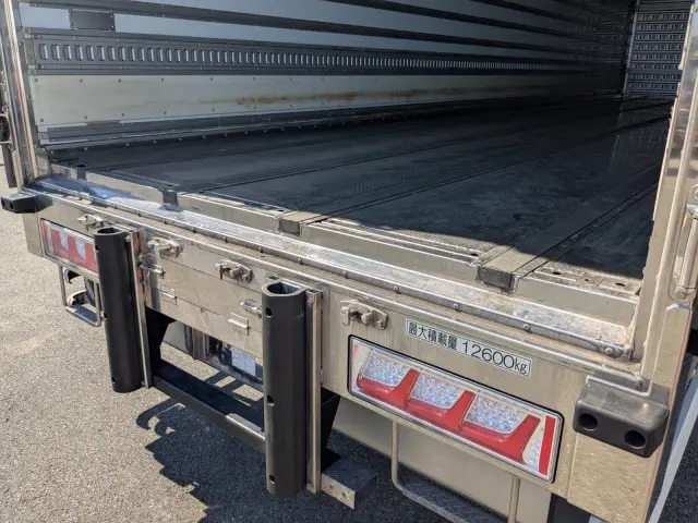 いすゞ ギガ 2PG-CYJ77C(8x4)の写真19