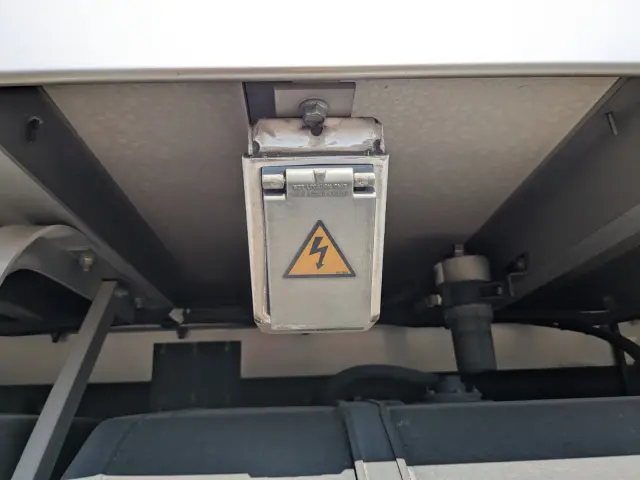 いすゞ ギガ 2PG-CYJ77C(8x4)の写真31