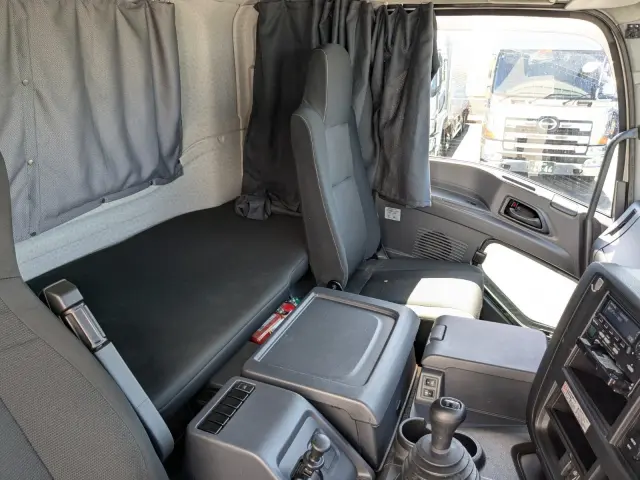 いすゞ ギガ 2PG-CYJ77C(8x4)の写真34