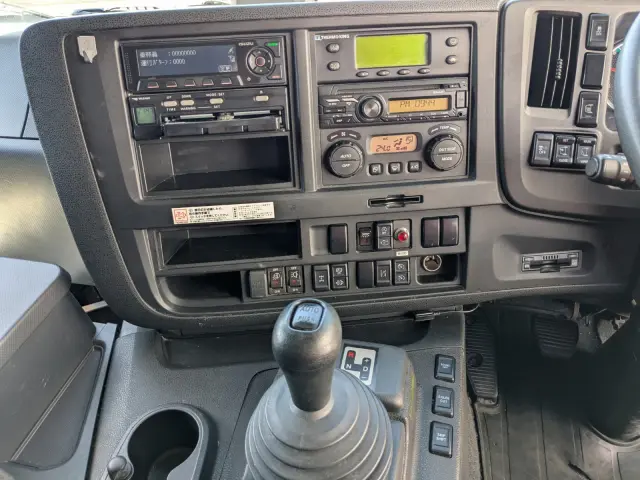 いすゞ ギガ 2PG-CYJ77C(8x4)の写真35