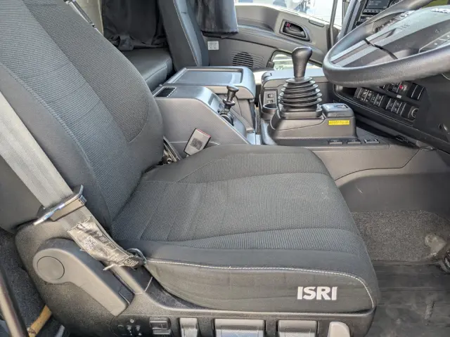 いすゞ ギガ 2PG-CYJ77C(8x4)の写真37