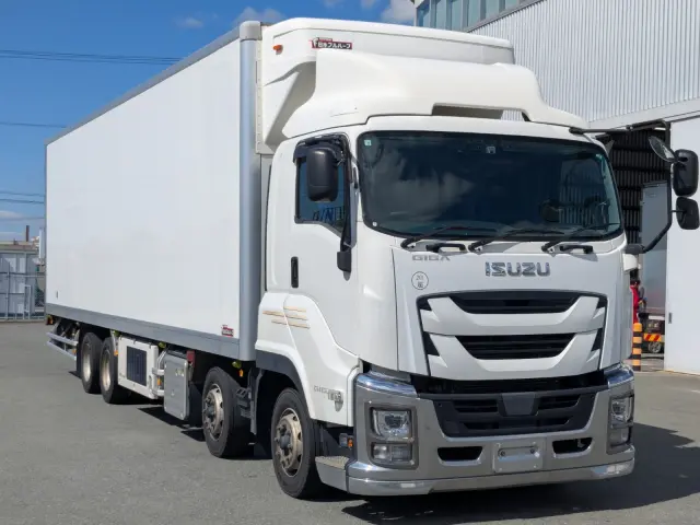 いすゞ ギガ 2PG-CYJ77C(8x4)の写真3