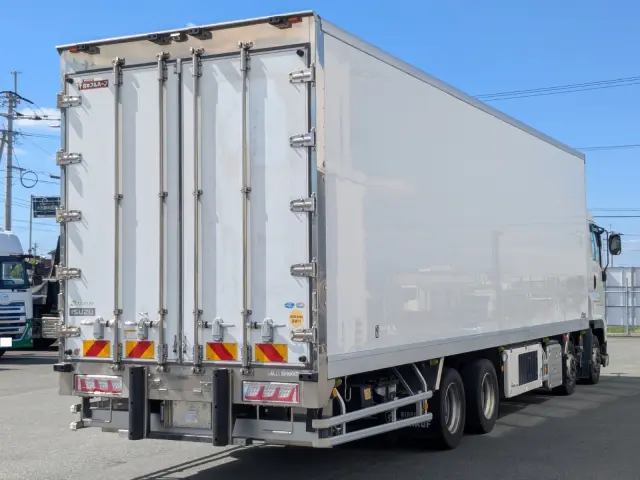 いすゞ ギガ 2PG-CYJ77C(8x4)の写真5