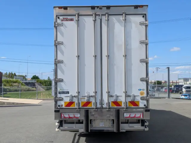 いすゞ ギガ 2PG-CYJ77C(8x4)の写真8