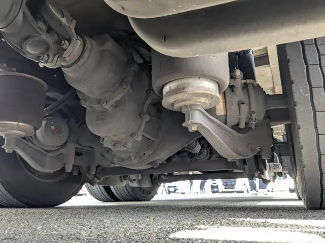 いすゞ ギガ 2PG-CYJ77C(8x4)の写真13