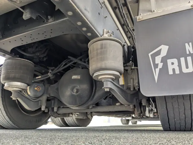 いすゞ ギガ 2PG-CYJ77C(8x4)の写真16