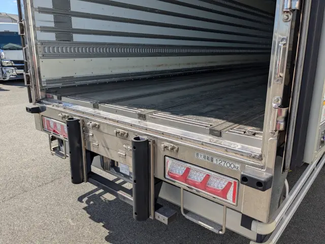 いすゞ ギガ 2PG-CYJ77C(8x4)の写真19