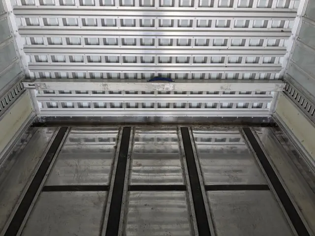 いすゞ ギガ 2PG-CYJ77C(8x4)の写真23