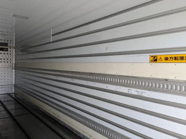 いすゞ ギガ 2PG-CYJ77C(8x4)の写真27